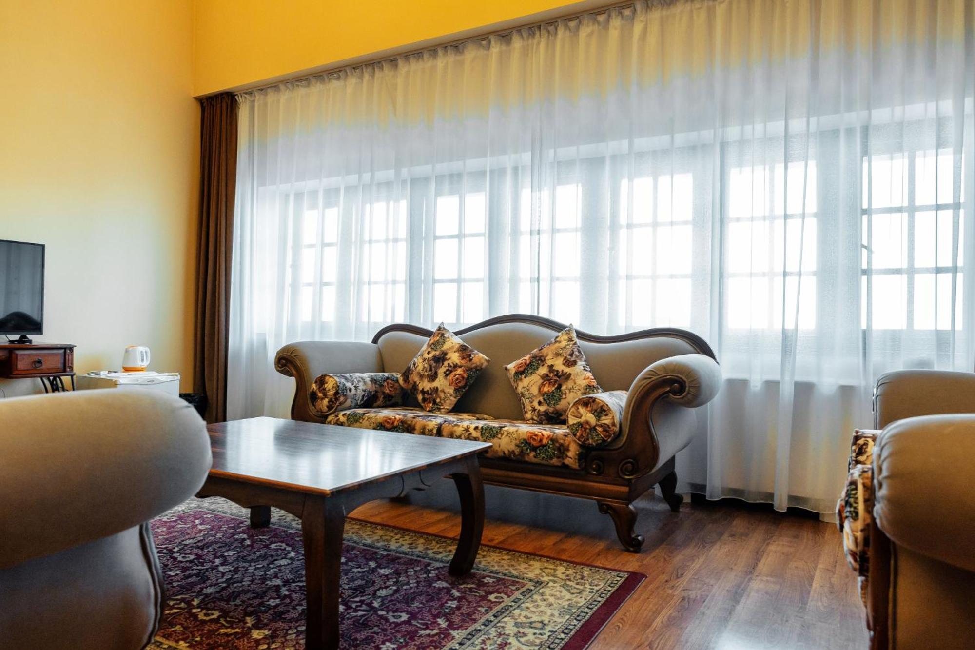 Park Hotel Kokshetau Shchūchīnsk Eksteriør bilde