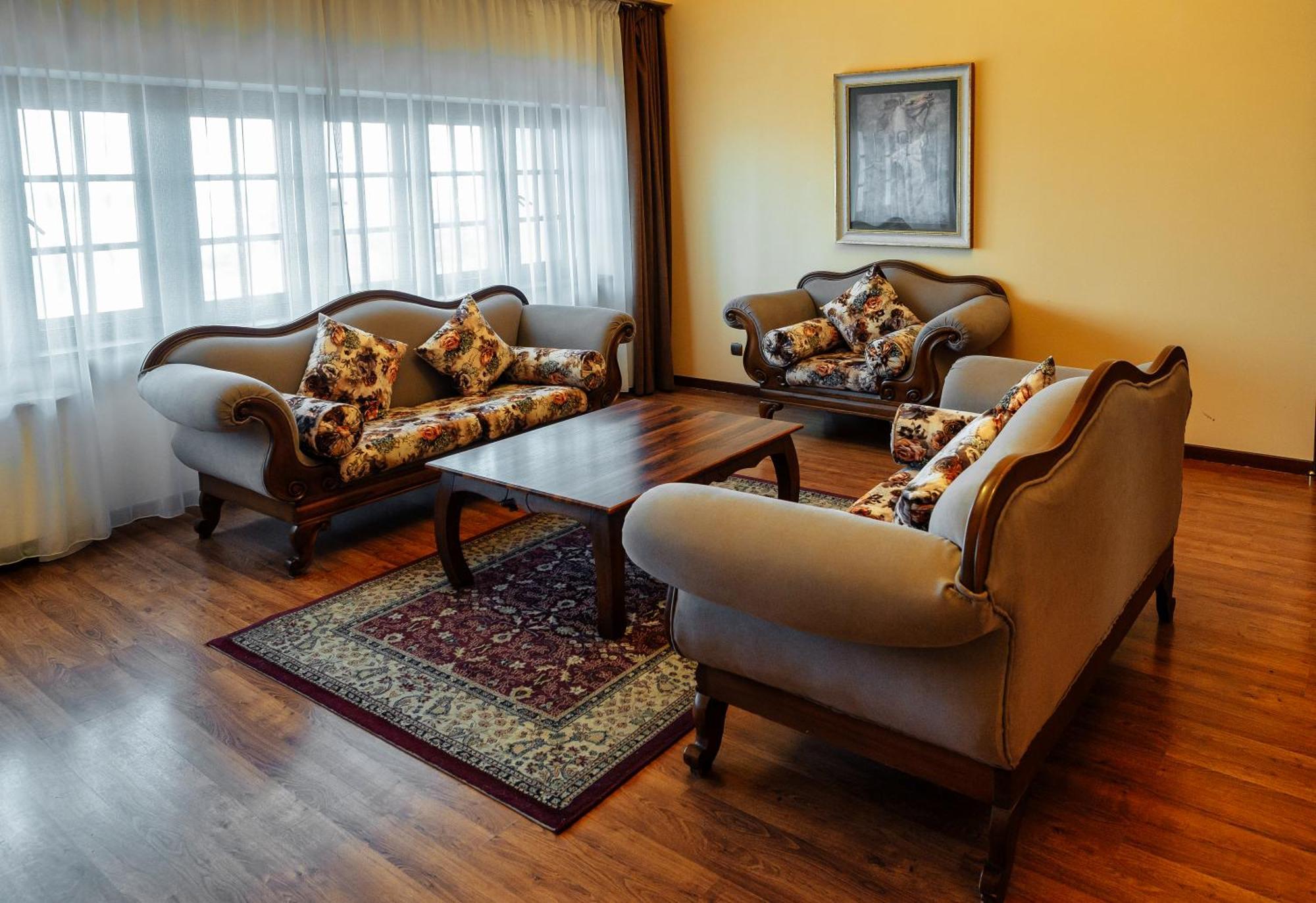 Park Hotel Kokshetau Shchūchīnsk Eksteriør bilde